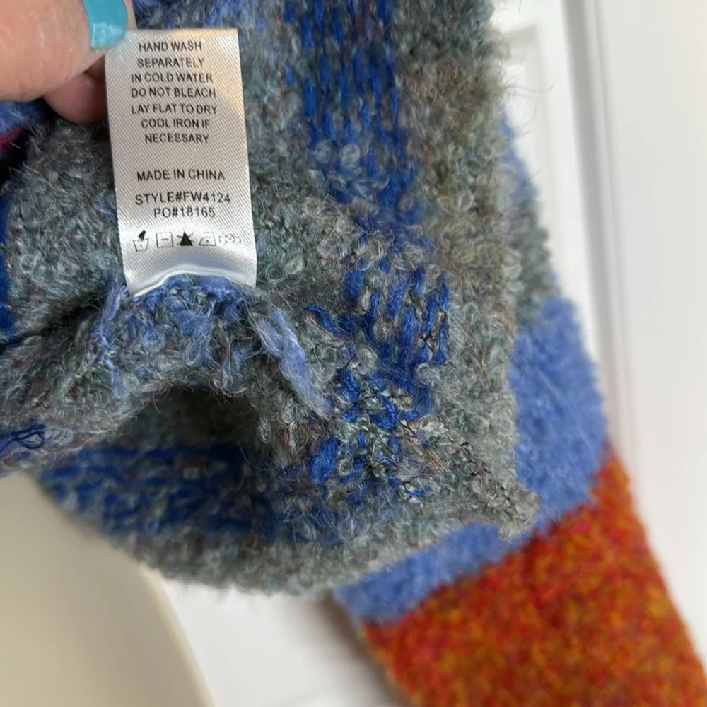 Fate Telluride Sweater small NWT - Picture 8 of 11